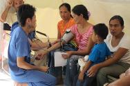 基础医疗点在2013年1月至3月间帮助了7000多名患者，为他们提供免费诊疗服务。