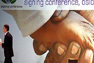 أوسلو، ديسمبر/كانون الأول 2008. افتتاح مؤتمر توقيع 
