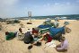 مدينة غزة. صيادون فلسطينيون يجلسون بلا عمل بسبب القيود التي فرضتها إسرائيل على الوصول إلى البحر