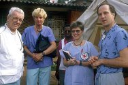 基加利，无国界医生组织与红十字国际委员会在战地医院携手工作。