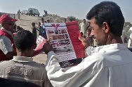 Kesra, Amara district, Missan governorate, Iraq. A joint information session on how to minimize the dangers posed by unexploded munitions, run jointly by the ICRC and the Iraqi Red Crescent Society.