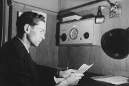 Ginebra, 1945. Radio Inter-Croix-Rouge difunde los nombres de los prisioneros liberados. 
