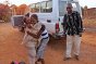 Provincia de Katanga, Lubumbashi, comuna de Rwashi. Una joven de 17 años, hallada cerca de la frontera angoleña, se reecuentra con familiares (su cuñada, en este caso) en el marco del programa de reunión de familiares que conduce el CICR.