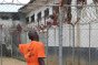 Monrovia, cárcel central. Las visitas de familiares, así como el acceso a espacios al aire libre, son muy importantes para el bienestar de los detenidos.