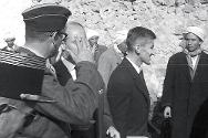 1958. Pierre Gaillard durant une visite du CICR au camp de prisonniers d'Oranie 