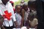 Tchad, N'Djamena, février 2014. Le CICR soutient la Croix-Rouge du Tchad dans ses activités de rétablissement des liens familiaux en permettant à des personnes séparées de leurs proches en raison de la crise centrafricaine de les joindre gratuitement par téléphone. 