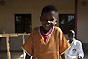 Soudan du Sud, 2012. Ce petit garçon de six ans a été blessé lorsque le camion dans lequel il voyageait à sauté sur une mine. Il a dû être amputé. On a pris soin de lui et on l'a équipé d'une prothèse dans le Centre de réadaptation physique de Juba, co-géré par le CICR. 