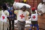 Obo, República Centro-Africana. Voluntários da Cruz Vermelha Centro-Africana ajudam a distribuir assistência emergencial em um campo de deslocados internos na periferia da cidade.