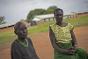 Os filhos de Karamela Olaka (53) (esquerda) e Sabina Aling (72) (direita) foram sequestrados em 1993 e 1997, respectivamente. Desde então, elas não têm notícias deles. No início deste ano, o CICV lançou um programa para ajudar as pessoas a lidarem com a angústia dessa perda ambígua.