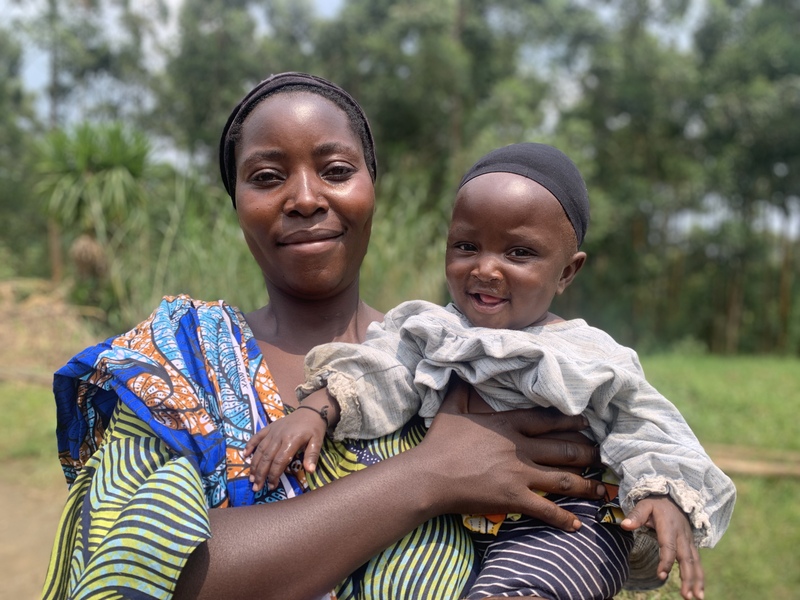 Furaha and his daughter Diela the returnees in the vicinity of Goma