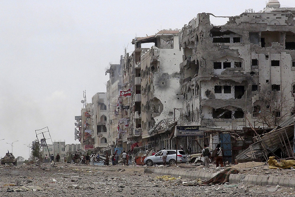 Yemen se distribuyen socorros alimentarios a través de las líneas del