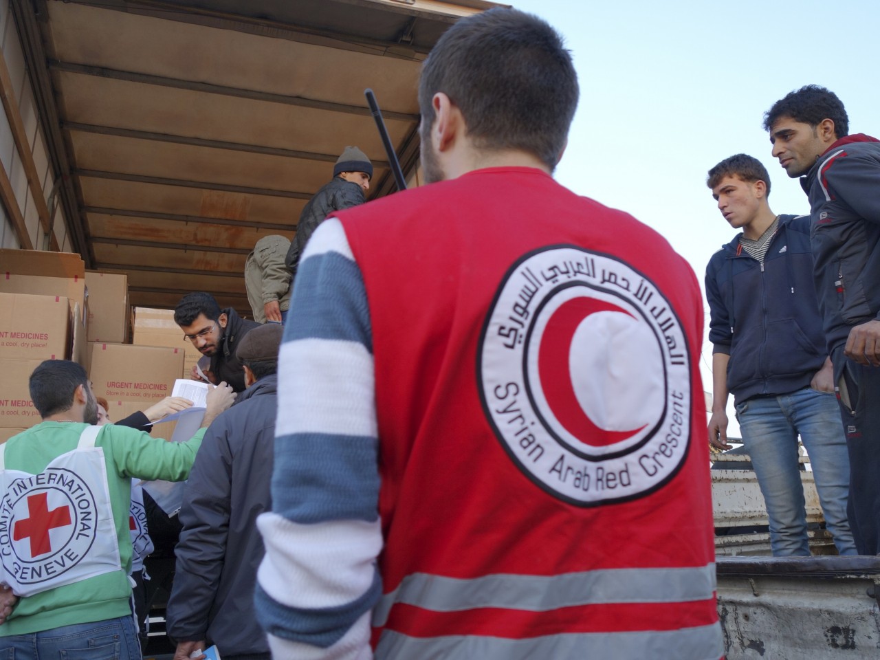 سورية الهلال الأحمر والصليب الأحمر من أجل الجميع في كل مكان اللجنة الدولية للصليب الأحمر