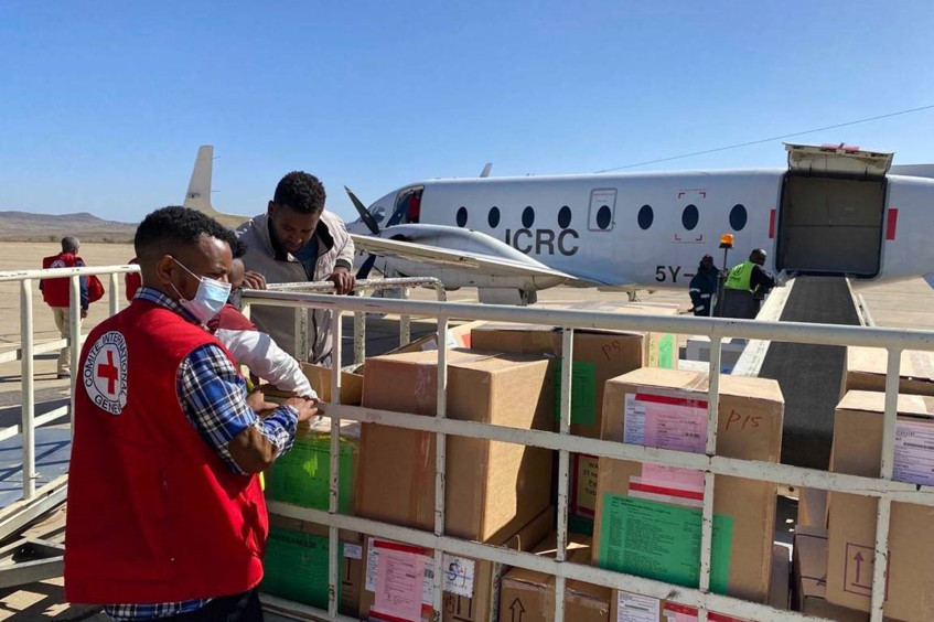 Éthiopie : un avion du CICR achemine des fournitures médicales essentielles au Tigré