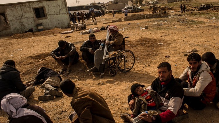Assustados para o resto da vida: guerra em Mossul tende a um final brutal