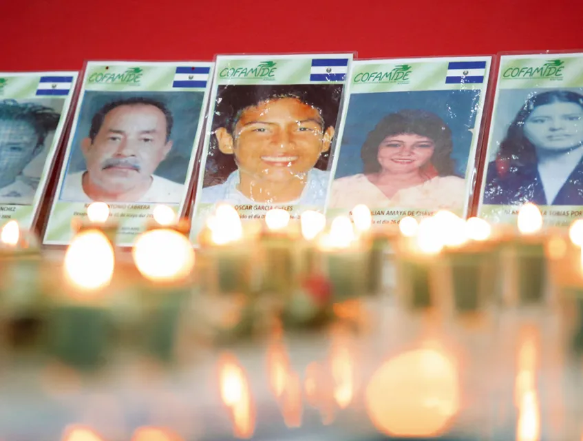 Imagen de fichas de búsqueda de personas desaparecidas de El Salvador.