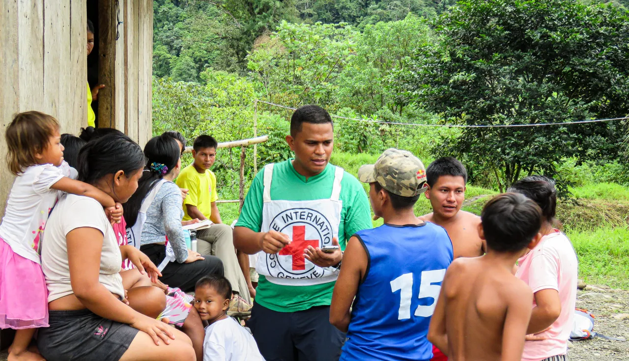 Trabajo del CICR con comunidades indígenas en Colombia. 