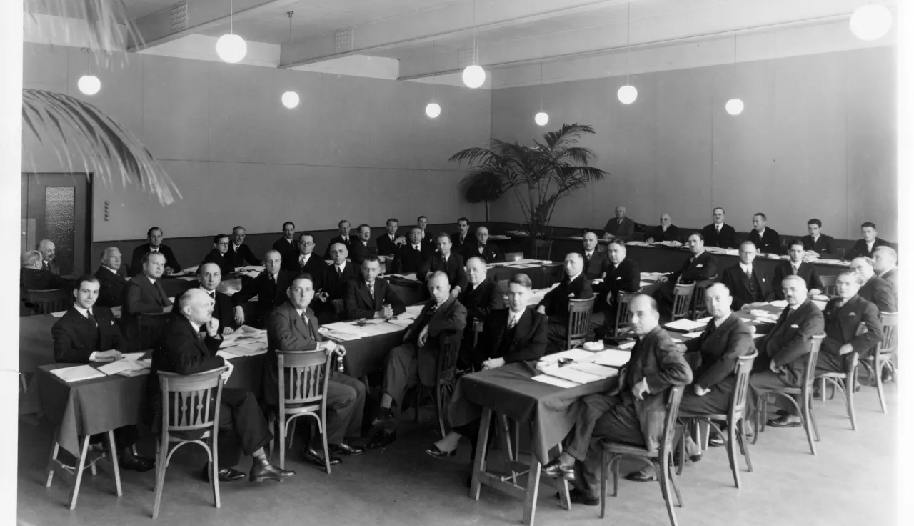 Sesión de la Comisión de Expertos para la revisión de la Convención de Ginebra.