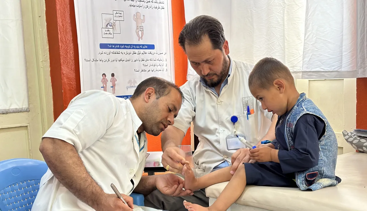 Osman Ghani is receiving treatment at the ICRC’s physical rehabilitation centre in Kabul. 