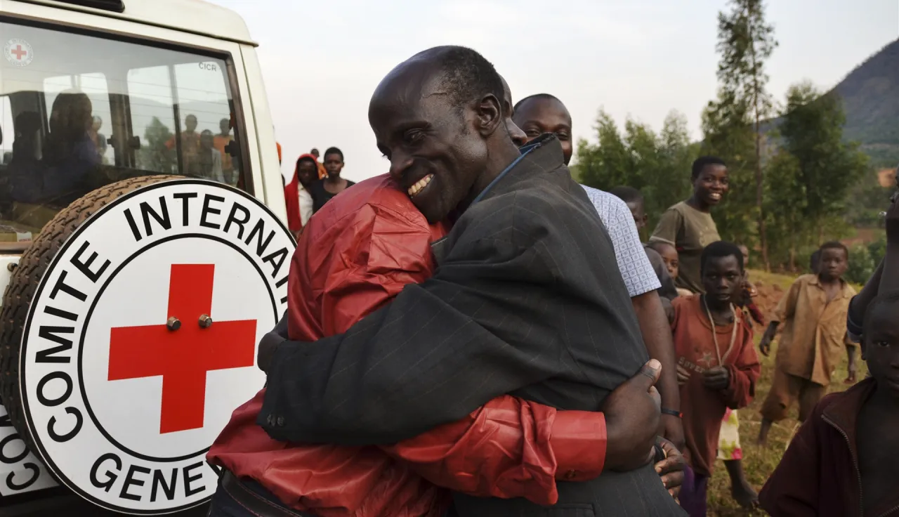 Makamba province. ICRC restoring family links program. A family reunited. Juliana AMADOR MESA/ICRC