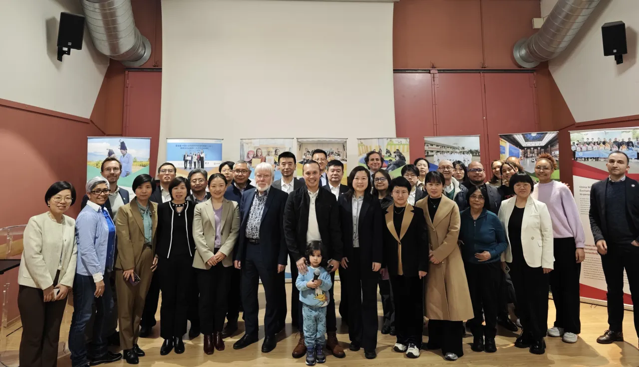 3月14日晚，中国民间组织国际交流促进会（中促会）和中国国际交流协会在日内瓦协会国际之家联合举办 “非政府组织：让我们一起聊一下平等和可持续未来” 主题沙龙。