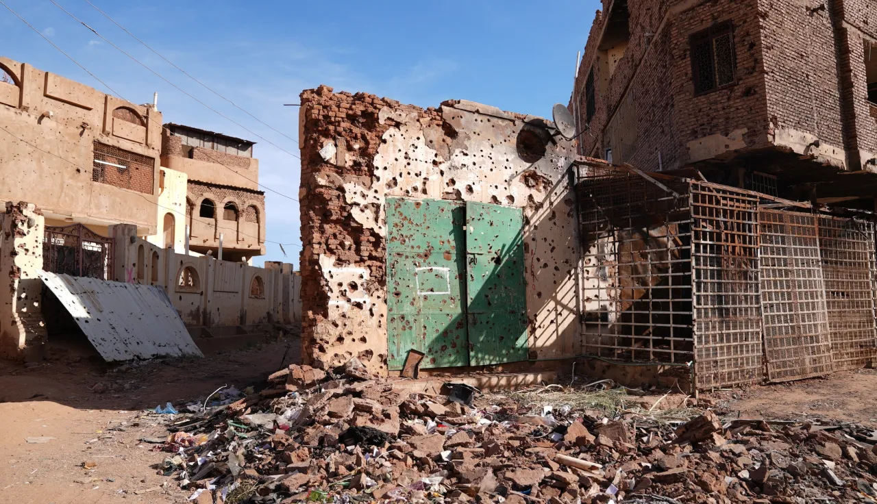 Vista de edificios destruidos.