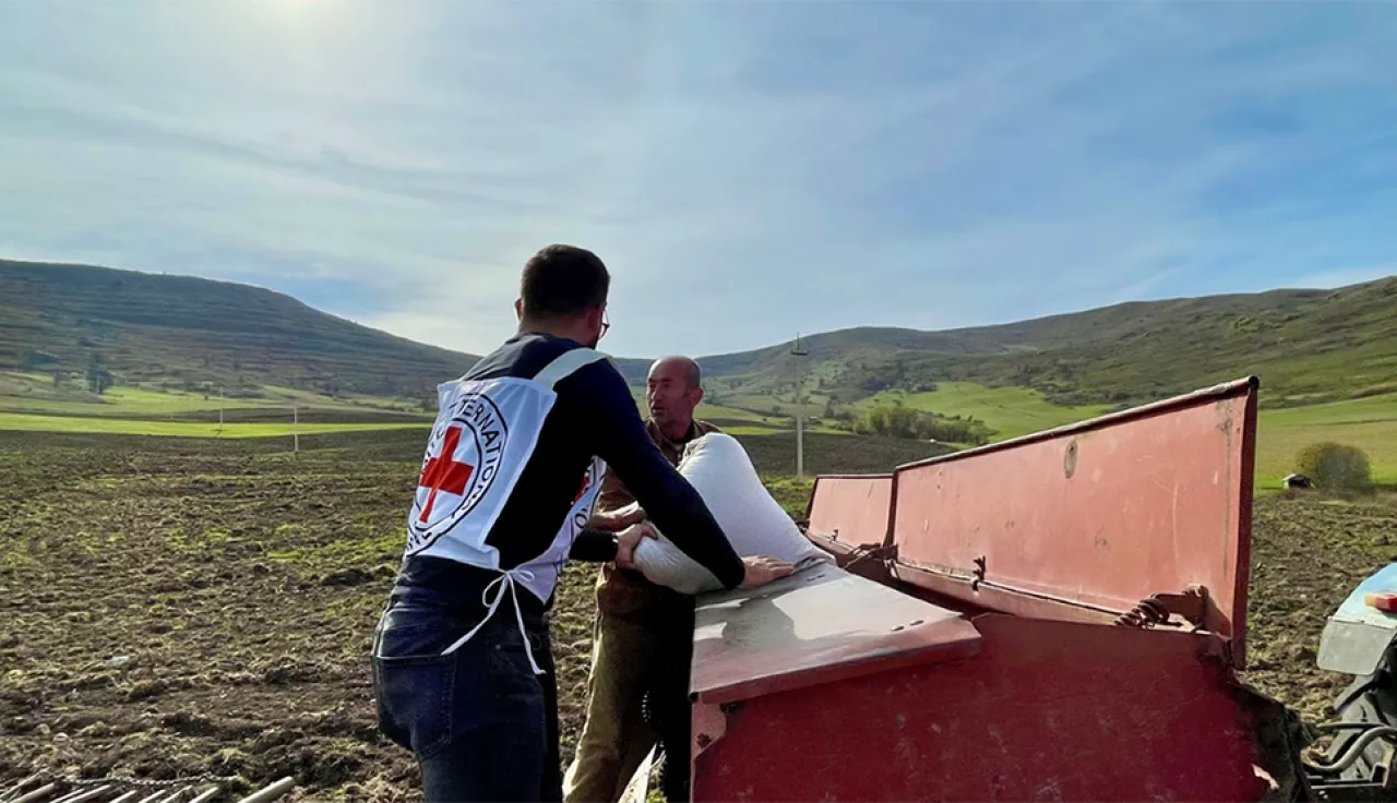 Seed distribution to the border communities