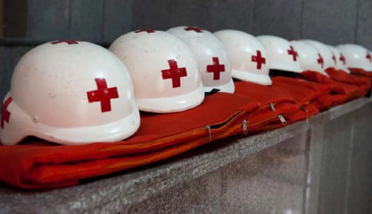 Training manual for ambulance and pre-hospital response in risk situations - A Pilot