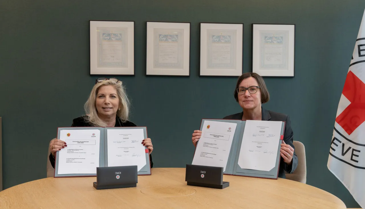 ICRC and the Republic and Canton of Geneva sign MoU