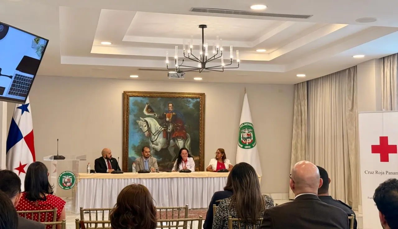 Fotografía de participantes en el simposio