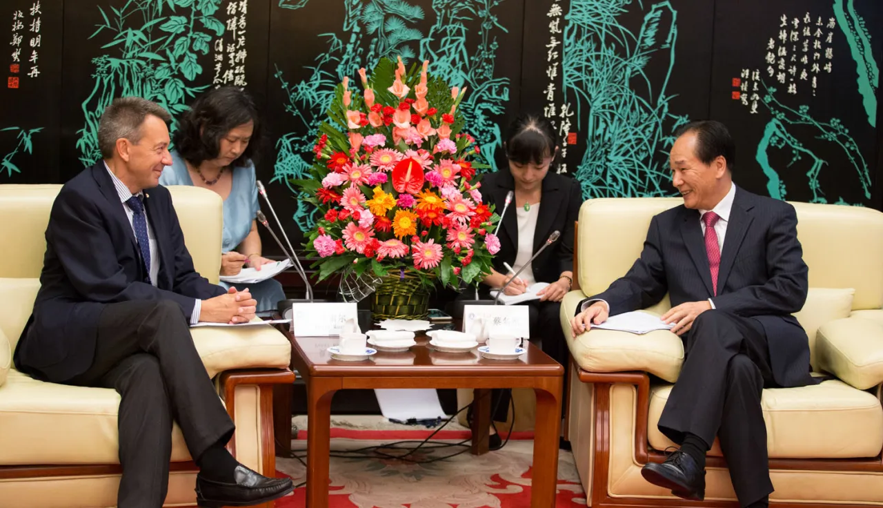 Peter Maurer signed MoU with Xinhua