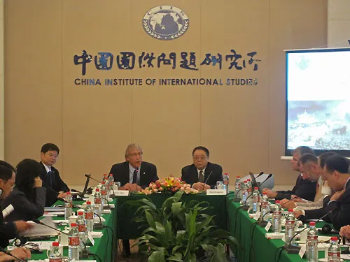 当代武装冲突中的人道行动与法律研讨会