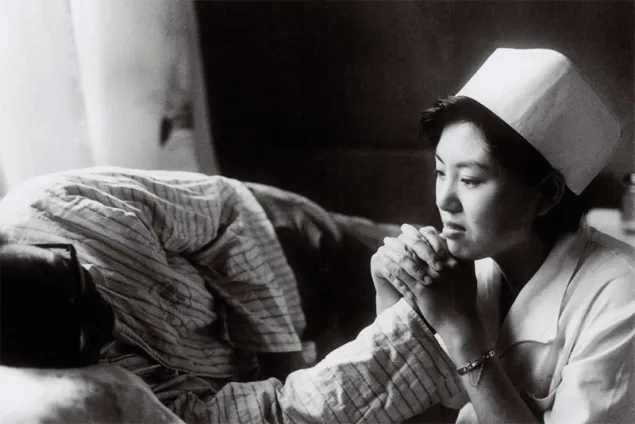 随着医学模式的转变，护士的工作已不再是简单的打针、发药等技能性操作，而进一步包括心理护理在内的更为复杂的创造性活动。