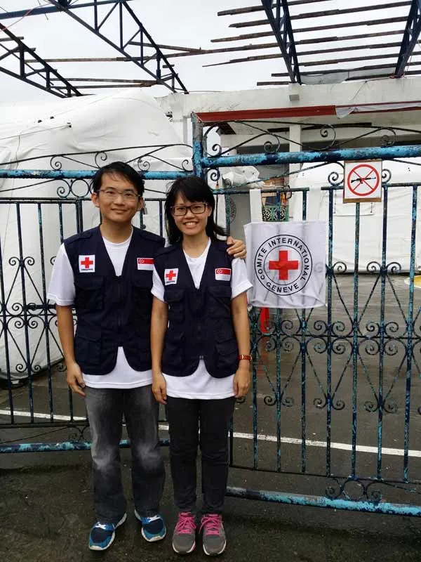 菲律宾，萨马，巴兰希加基础医疗站。 洪淑芬医生探访王敬翔医生所在的医疗机构。