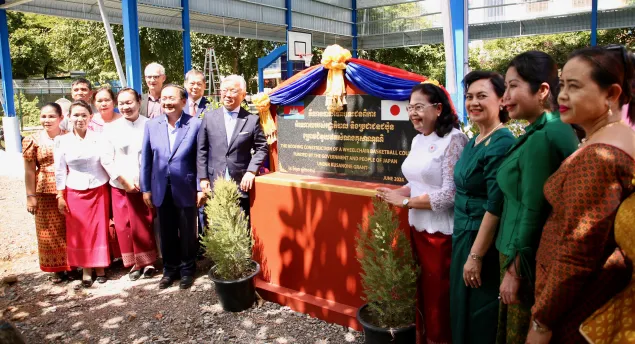 Inauguration of the new roof for the wheelchair court in Battambang. Cambodia. Stephen Rae/ICRC