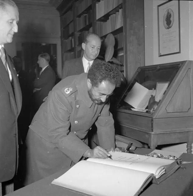 Geneva, visit to the ICRC by Emperor Haile Selassie of Ethiopia, accompanied by his son and his entourage.