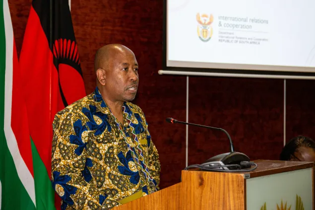 Luvuyo Ndimeni, Addressing seminar participants at the opening ceremony