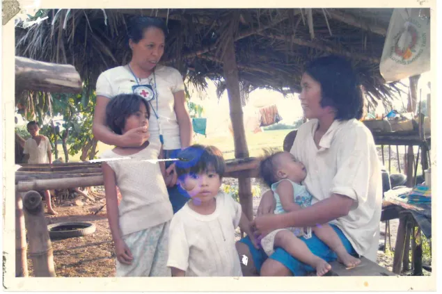 Assessing the situation of people displaced by armed conflict. Occidental Mindoro, 2004. ICRC Assessing the situation of people displaced by armed conflict.