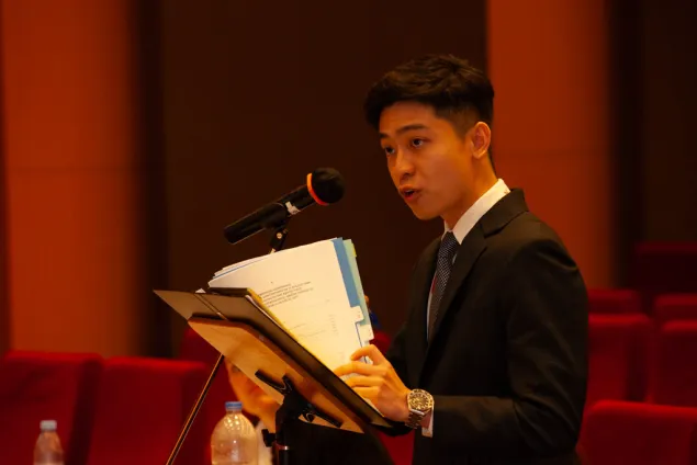 3-4.	Mr TEO Heng-rui, Damien from Singapore Management University, Best Mooter of the Final Round of the 23rd Red Cross International Humanitarian Law Moot (Asia-Pacific Region), demonstrated exceptional legal defense skills during the competition, leaving a lasting impression on everyone.