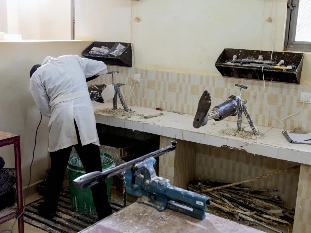 A specialist at the ICRC-supported Physical Rehabilitation Center in Wau 