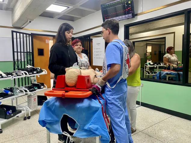 Entrenamiento para formadores en la Sala de Simulación de la Universidad de Los Andes.