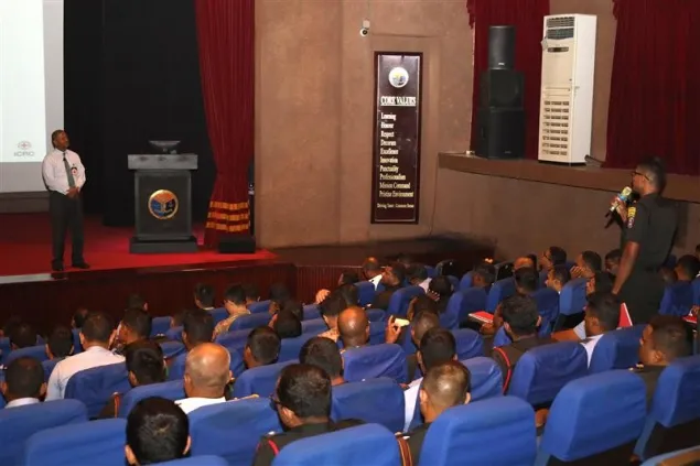 ICRC FAS Delegate conducting a seminar on IHL at the Defence Services Command and Staff College, Sri Lanka.