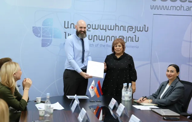 Official ceremony of the report handover