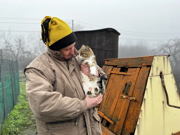 Delivery of greenhouses to Yelenovka settlement. We met Viktoria, who benefited from the greenhouse.