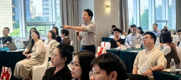 本期暑期班共有38名来自全国人大、国家部委、军队、高校以及红十字组织的学员参与，进行了为期5天的集中培训。来自中国政法大学、中山大学、华东政法大学、国防大学及红十字国际学院等高等院校以及国际调解院、中国军控与裁军协会、中国红十字会总会、中国红十字基金会、红十字国际委员会东亚地区代表处等政府部门和专业机构的专家教授参与授课。
