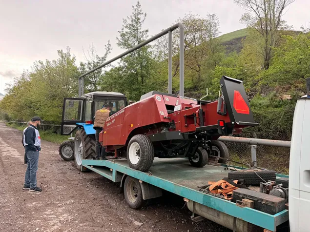 Donation of a bale compressor 