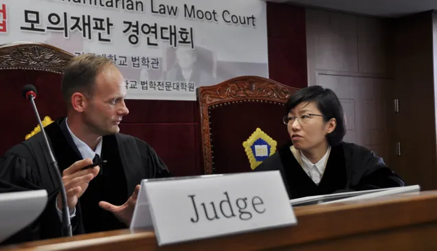 Seoul, Kyunghee University Law School. Moot court competition on international humanitarian law. Competition organized jointly by the law school, the Republic of Korea National Red Cross and the International Committee of the Red Cross.