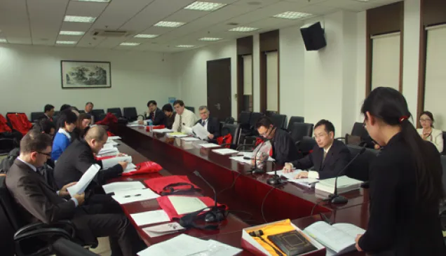 法官在正式比赛开始前了解比赛规程。