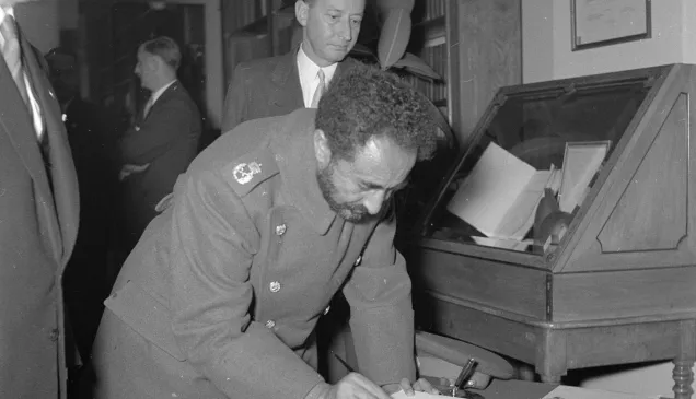 Geneva, visit to the ICRC by Emperor Haile Selassie of Ethiopia, accompanied by his son and his entourage.