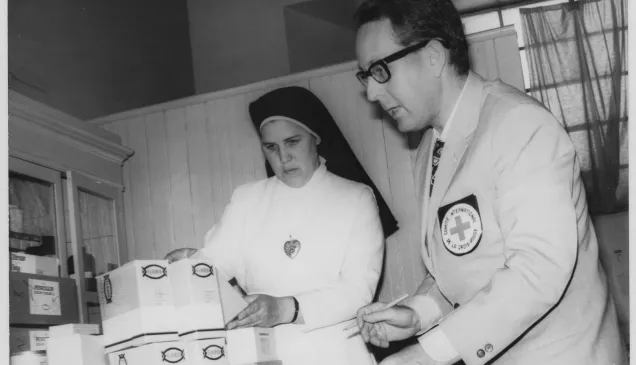 Distribución de medicinas en el Centro de Detención Preventiva para Mujeres Santa Teresa