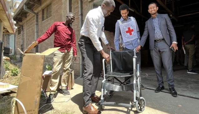 ICRC medical donation to Alert Hosp..JPG